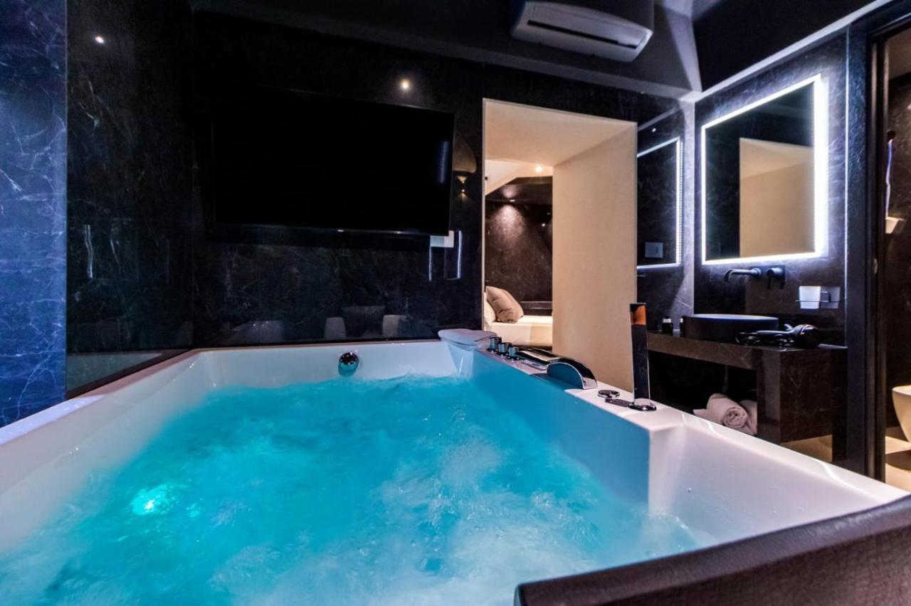 4 Suites " Unconventional Living Rooms " CTA Eksteriør bilde