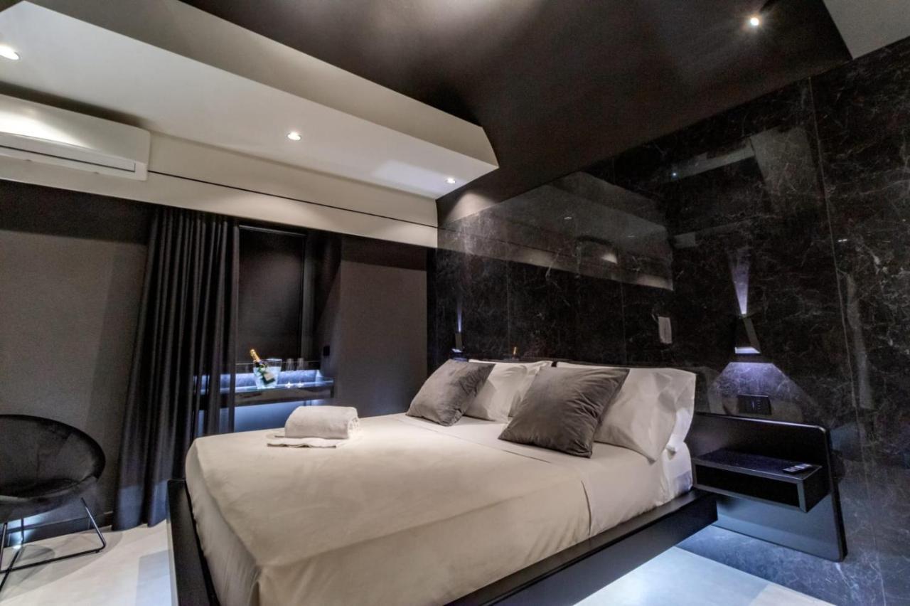4 Suites " Unconventional Living Rooms " CTA Eksteriør bilde