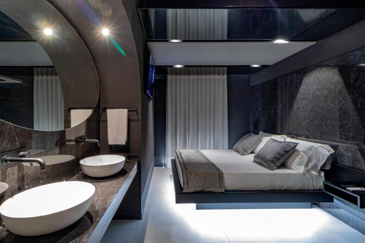 4 Suites " Unconventional Living Rooms " CTA Eksteriør bilde