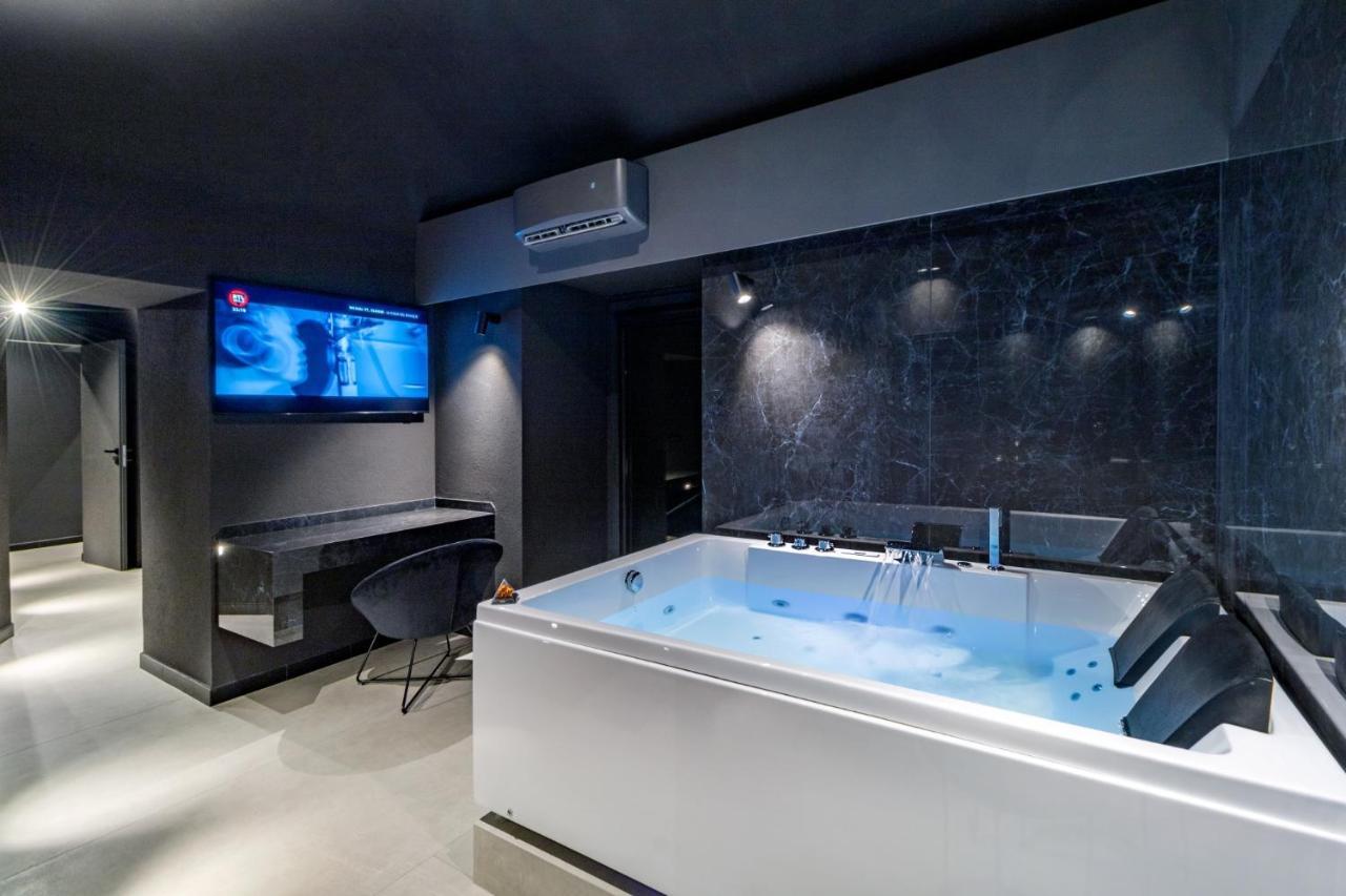 4 Suites " Unconventional Living Rooms " CTA Eksteriør bilde
