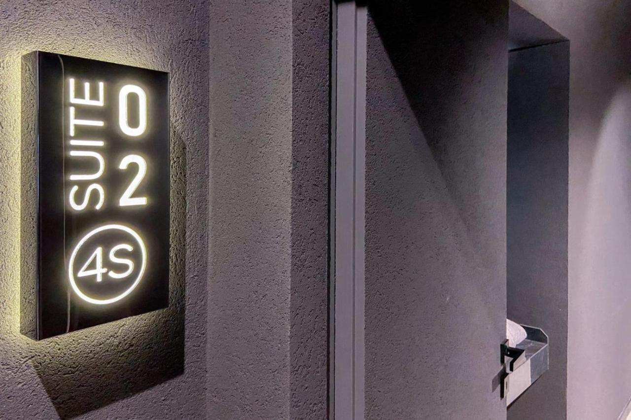 4 Suites " Unconventional Living Rooms " CTA Eksteriør bilde