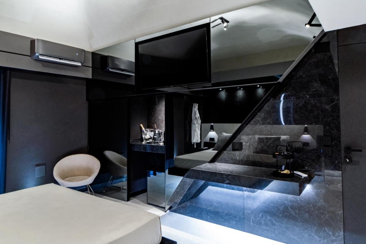4 Suites " Unconventional Living Rooms " CTA Eksteriør bilde
