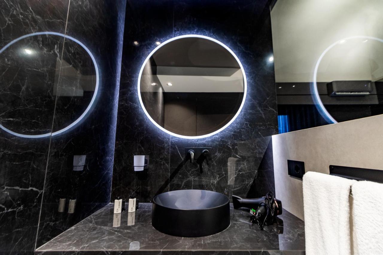 4 Suites " Unconventional Living Rooms " CTA Eksteriør bilde