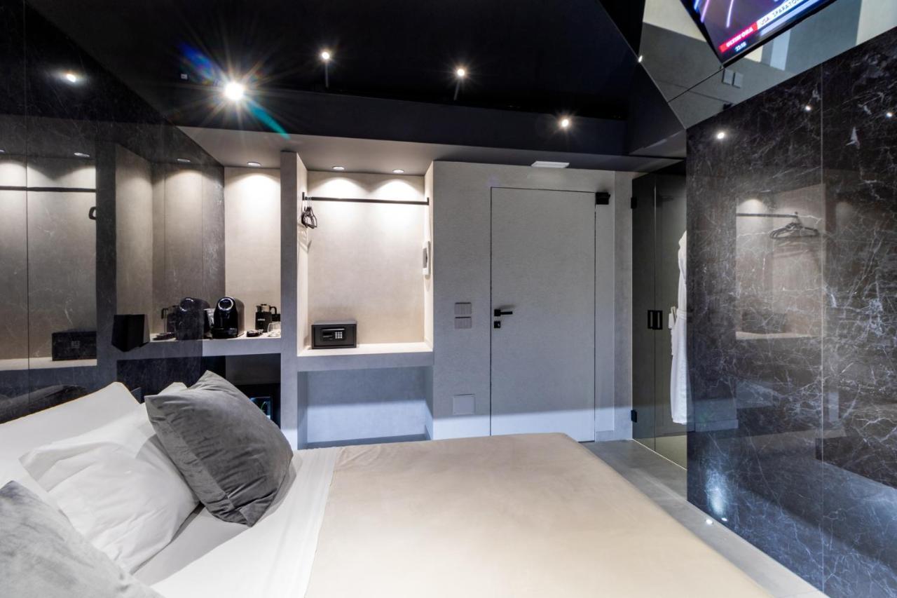 4 Suites " Unconventional Living Rooms " CTA Eksteriør bilde