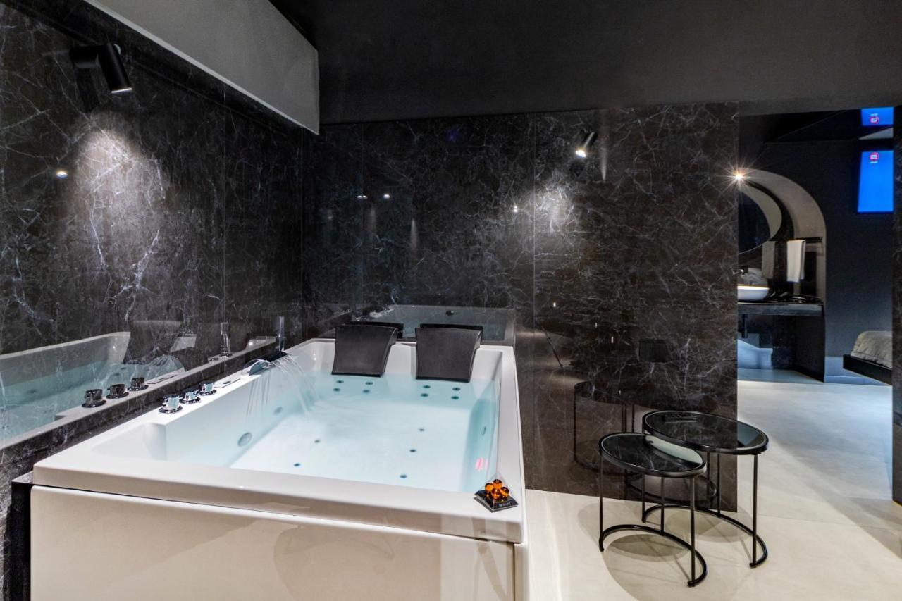 4 Suites " Unconventional Living Rooms " CTA Eksteriør bilde