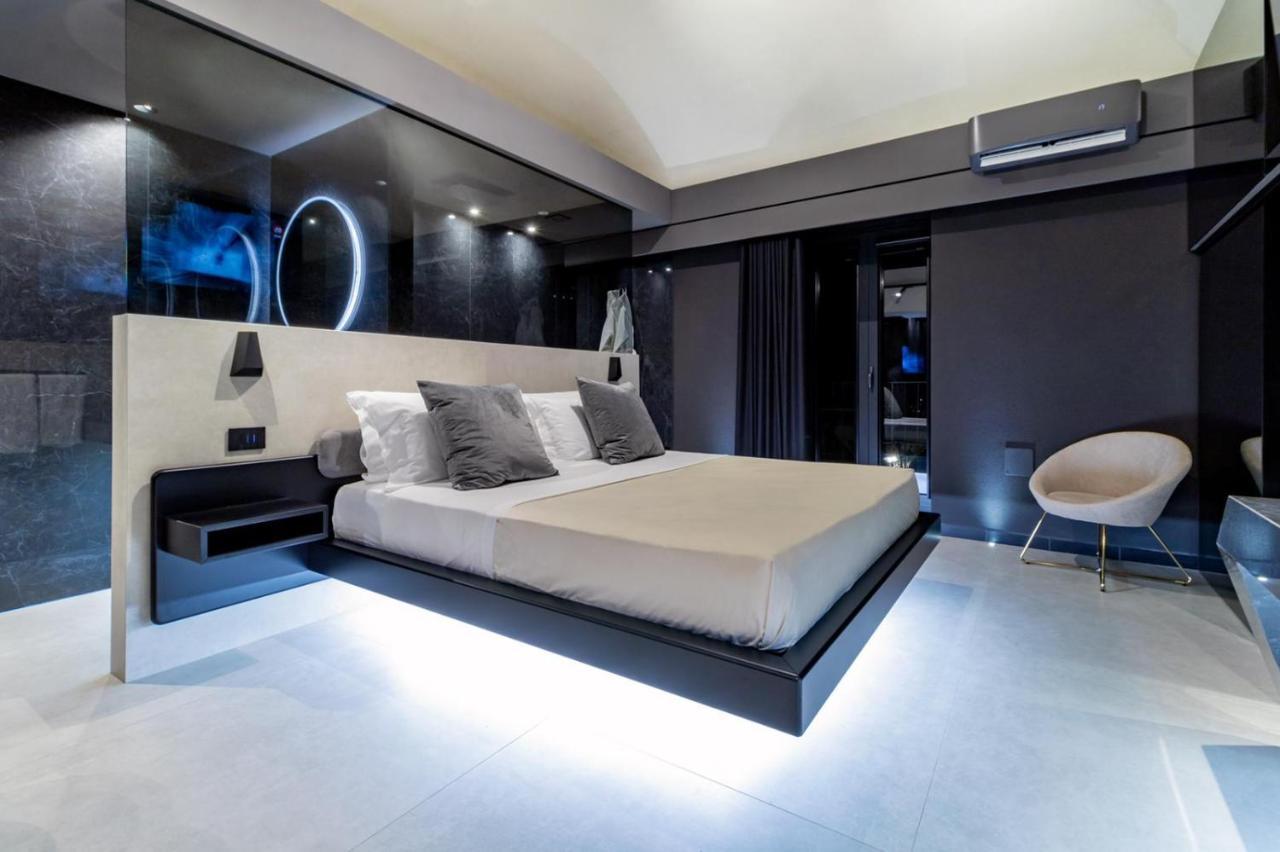 4 Suites " Unconventional Living Rooms " CTA Eksteriør bilde