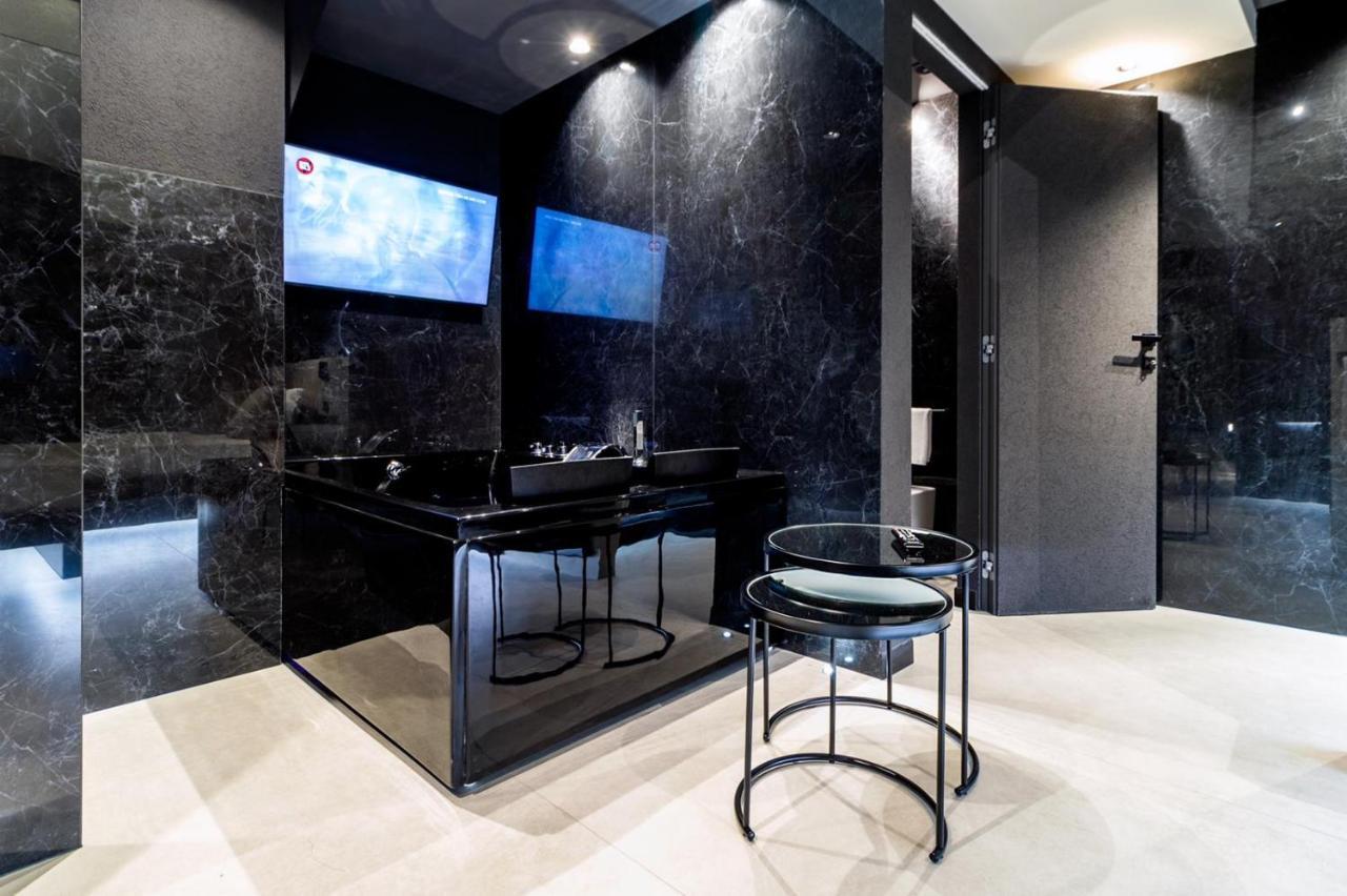 4 Suites " Unconventional Living Rooms " CTA Eksteriør bilde