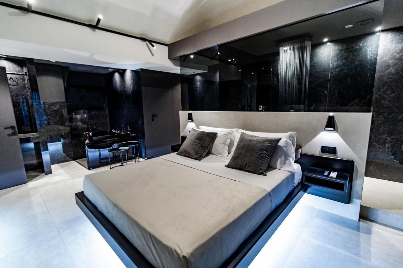 4 Suites " Unconventional Living Rooms " CTA Eksteriør bilde