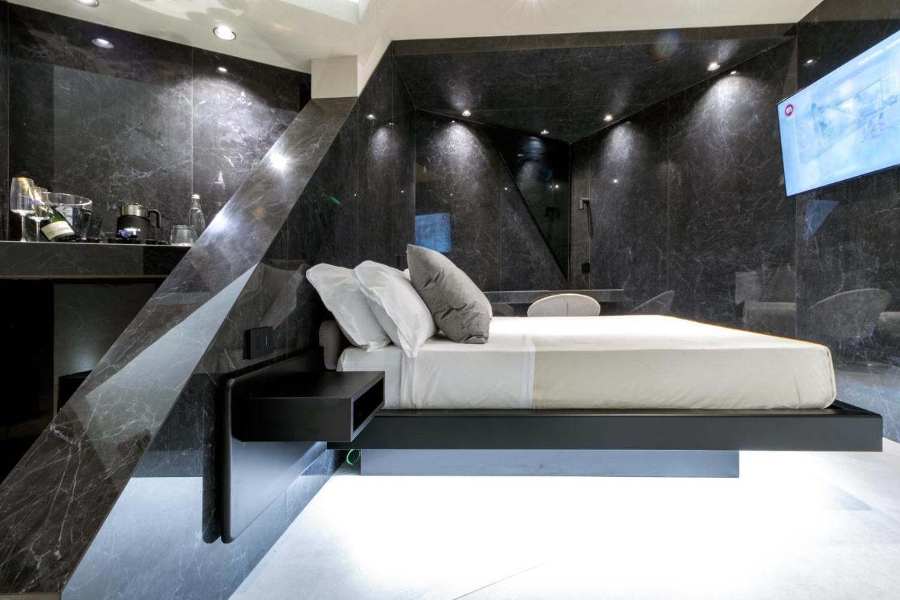 4 Suites " Unconventional Living Rooms " CTA Eksteriør bilde